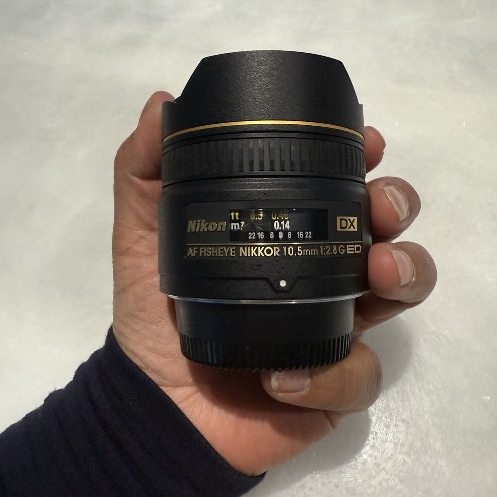 Nikon DX AF FISHEYE NIKKOR 10.5mm f/2.8G ED Camera Lens w/ Front & Rear Caps